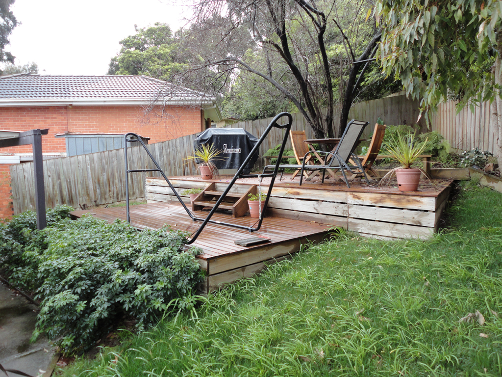 JB Construction Services Pty Ltd sloping site parking and outdoor living - carport, decking - decking photo image 01